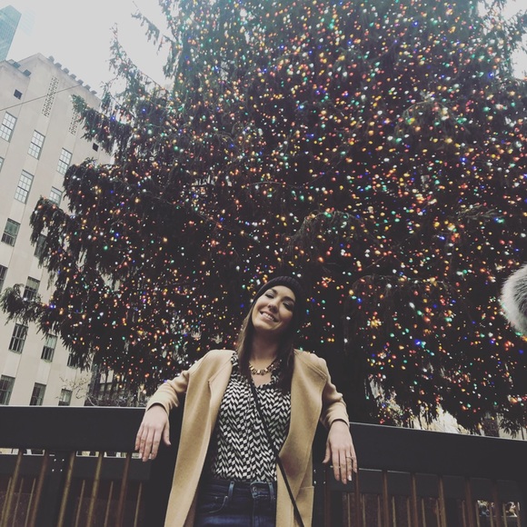 Meet your Posher, Paige - Picture 2 of 4